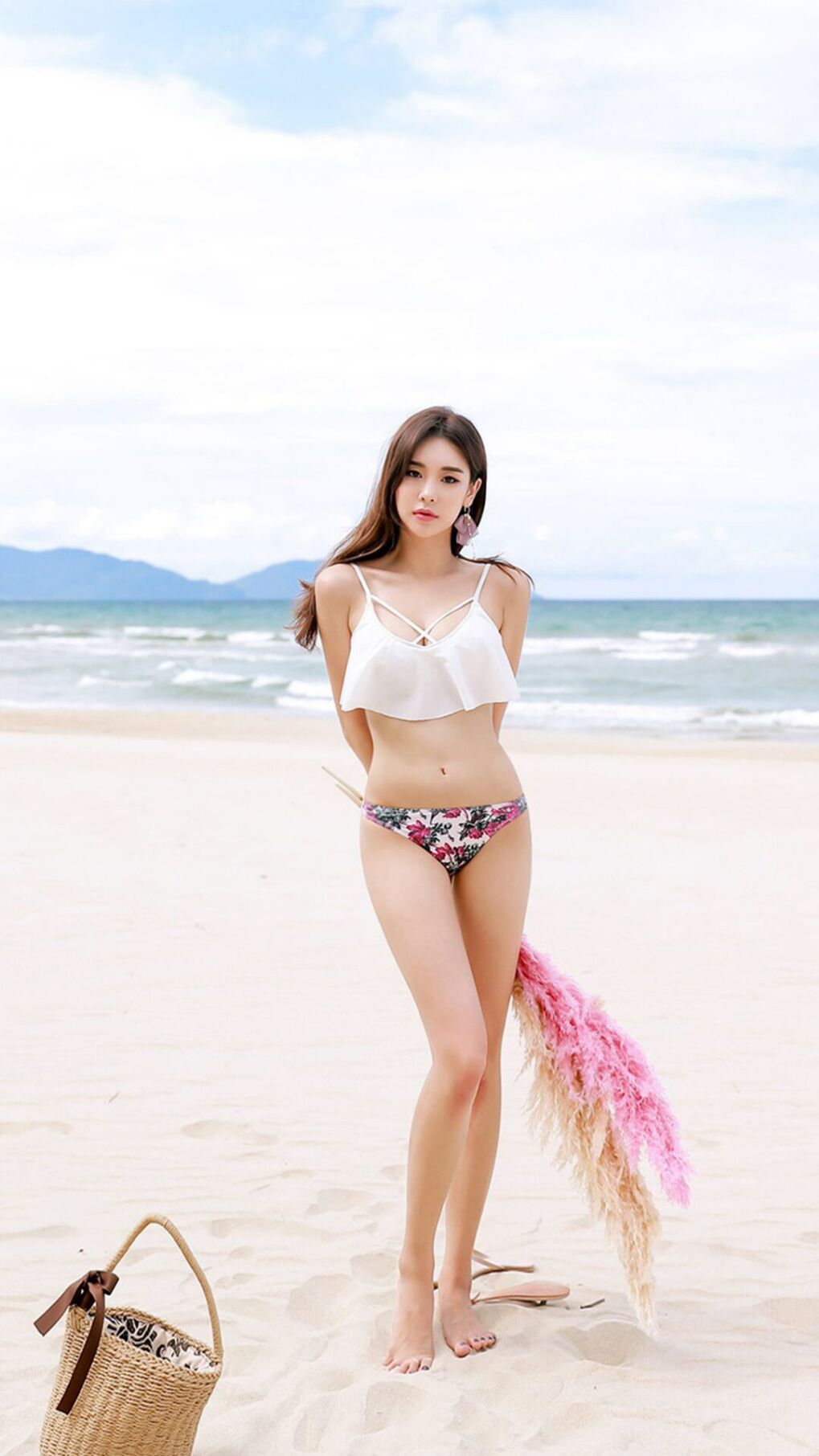 比利时游泳选手在比赛中展现出顽强拼搏精神,比利时游泳运动员