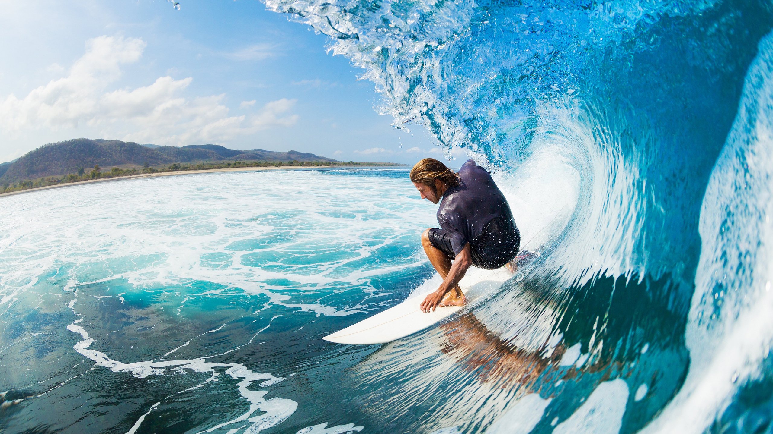 焦点对决:两大豪门队伍激烈交锋,战况激烈!